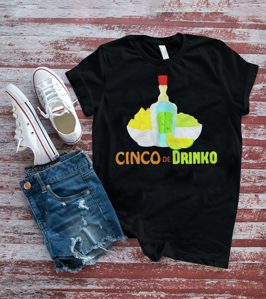 Cinco De Drinko Cinco De Mayo Wine Lemon Cocktail Bottle Lime Chips T-Shirt