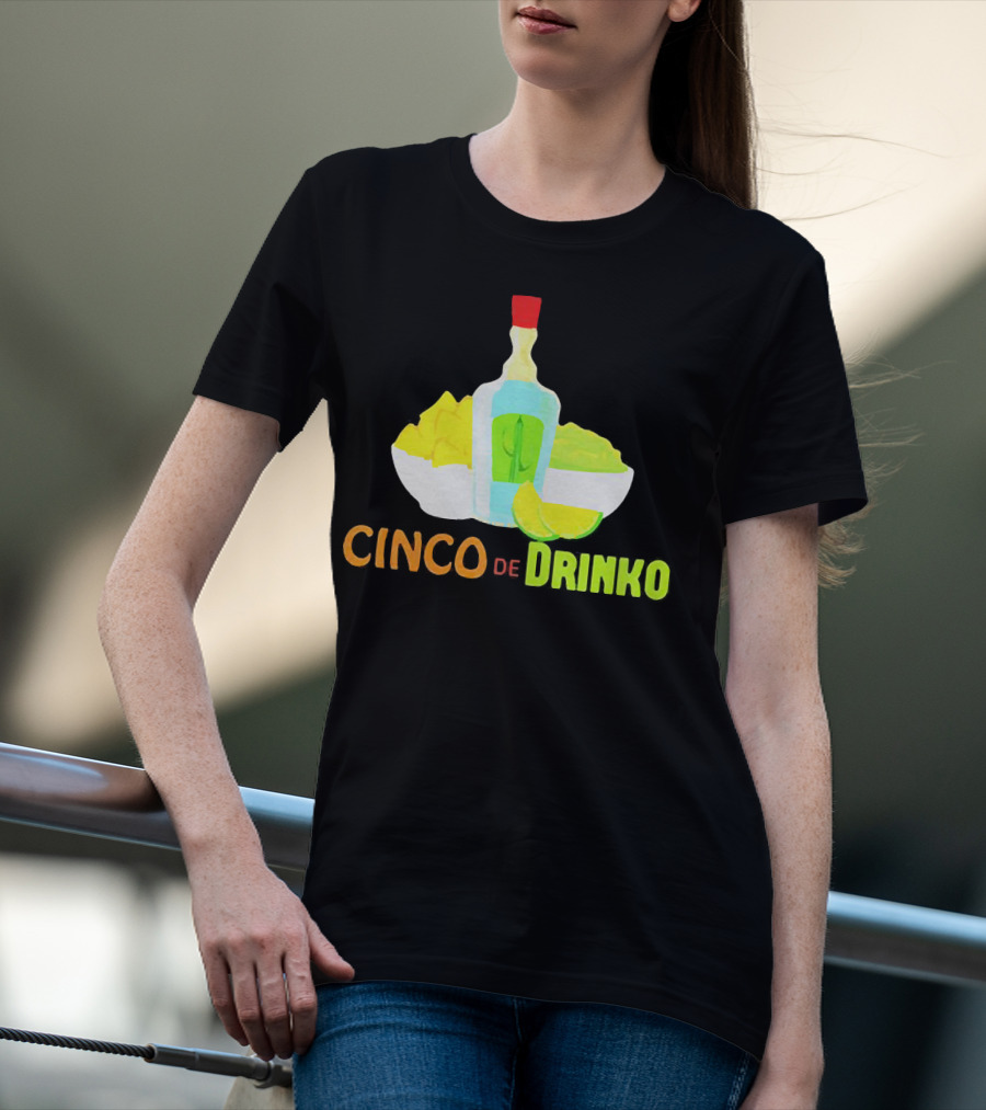 Cinco De Drinko Cinco De Mayo Wine Lemon Cocktail Bottle Lime Chips T-Shirt