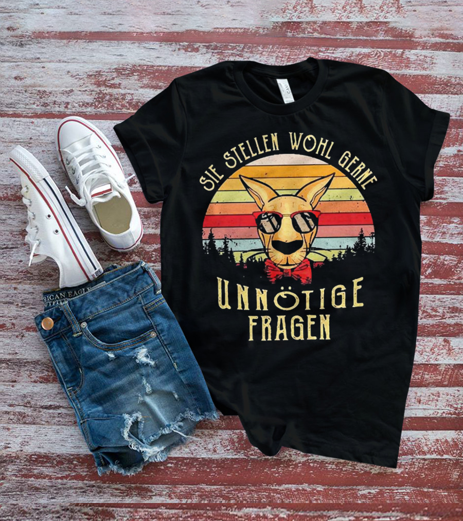 Sie Stellen Wohl Gerne Unnötige Fragen Retro Kangaroo With Sunglasses And Bow Tie Forest Stripes T-Shirt