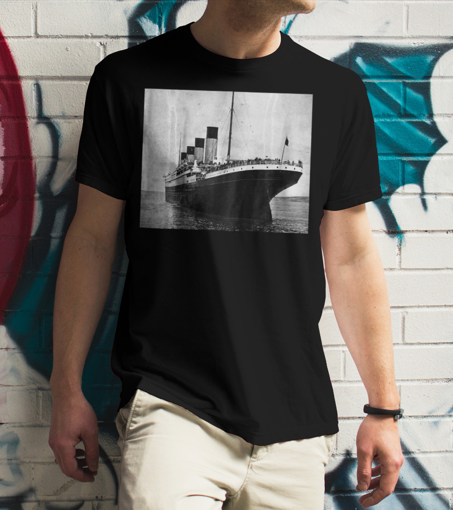 Kids The Titanic Setting Sail Iconic Ocean Liner Image T-Shirt