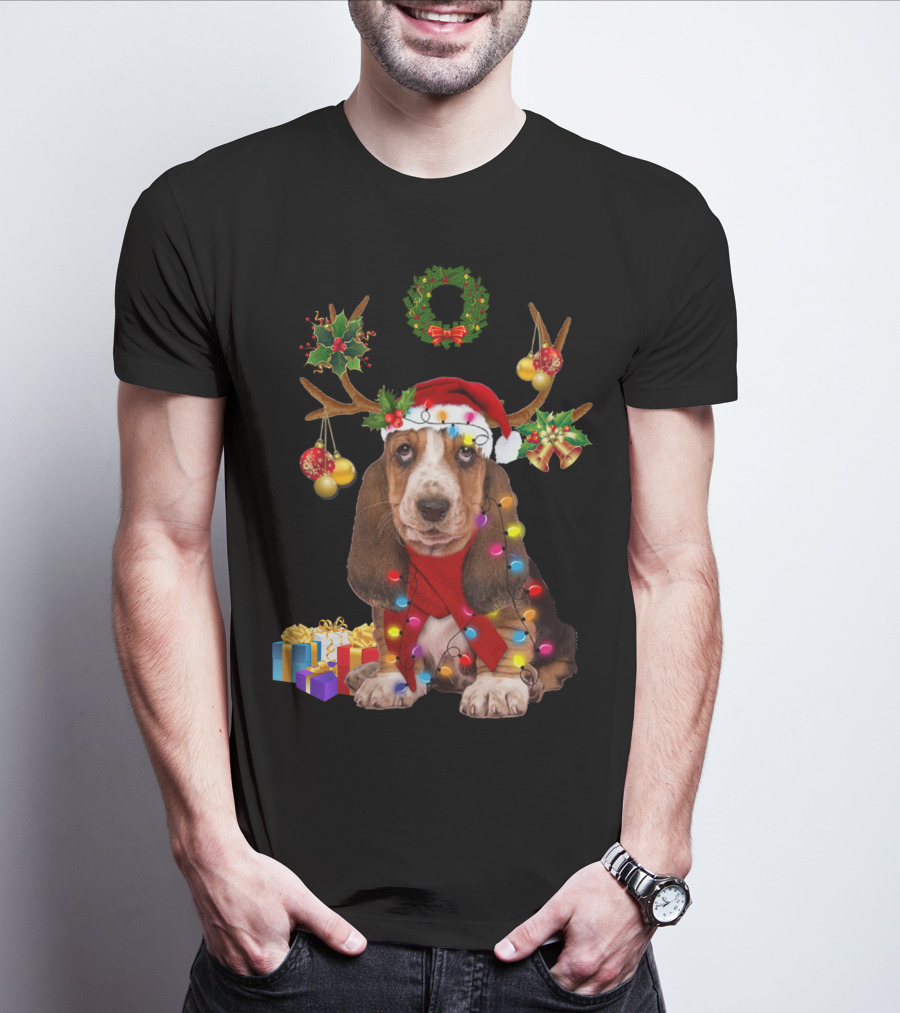 Basset Hound Santa Hat Reindeer Christmas Lights Wreath Holiday Gifts T-Shirt