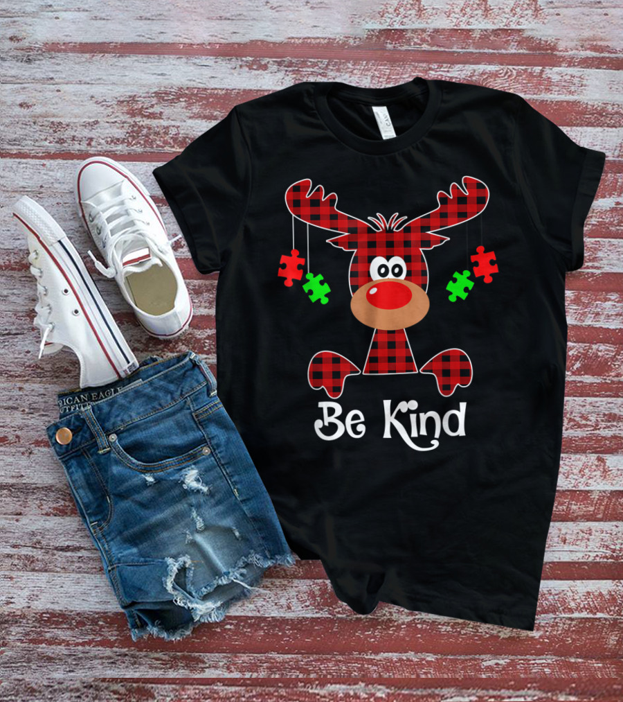 Be Kind Checkered Reindeer With Puzzle Pieces Autism Awareness Christmas T-Shirt
