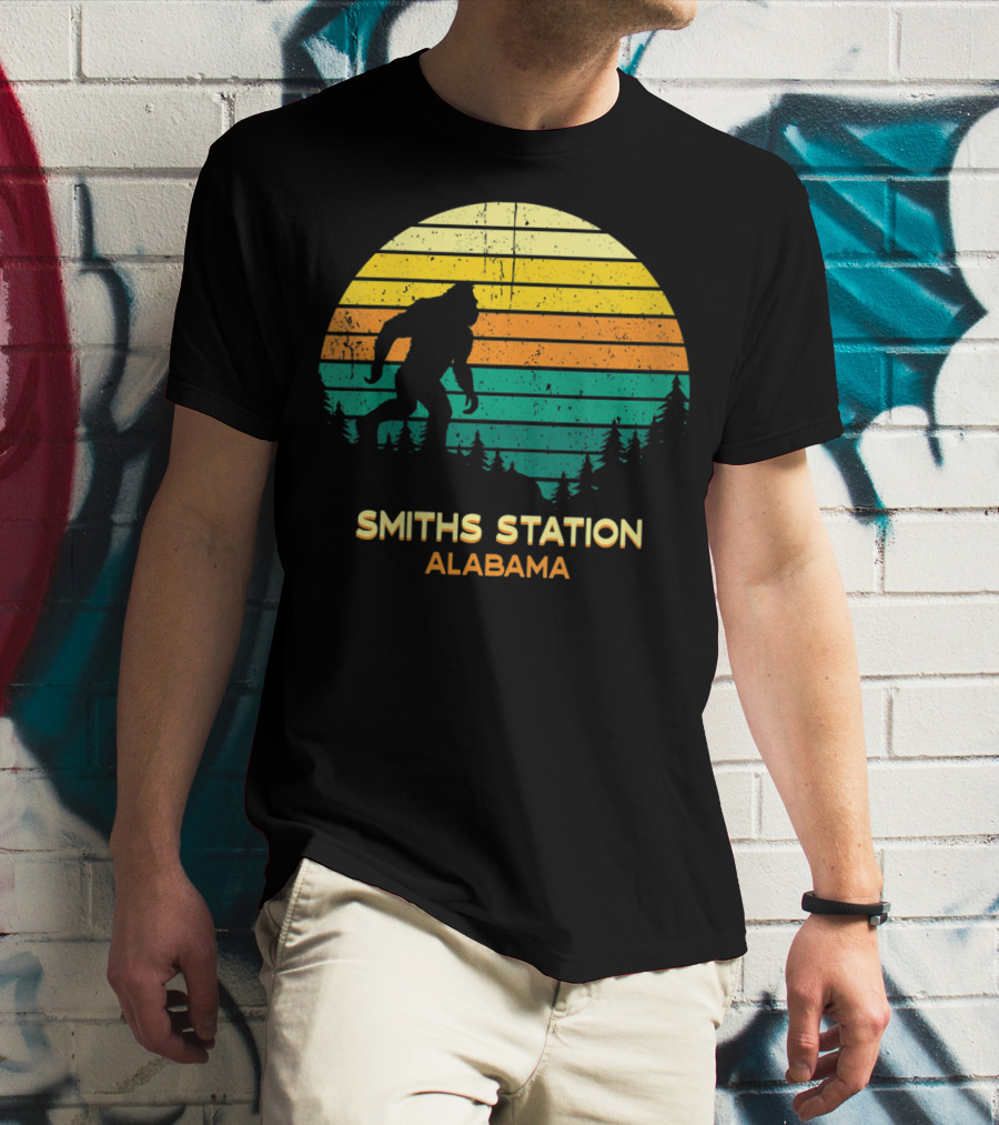 Smiths Station Alabama Retro Bigfoot Silhouette Vintage Sunset Forest T-Shirt