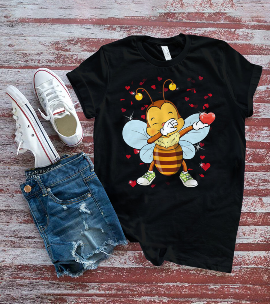 Valentine Girls Cute Dabbing Bee Heart Dabs With Love And Hearts T-Shirt