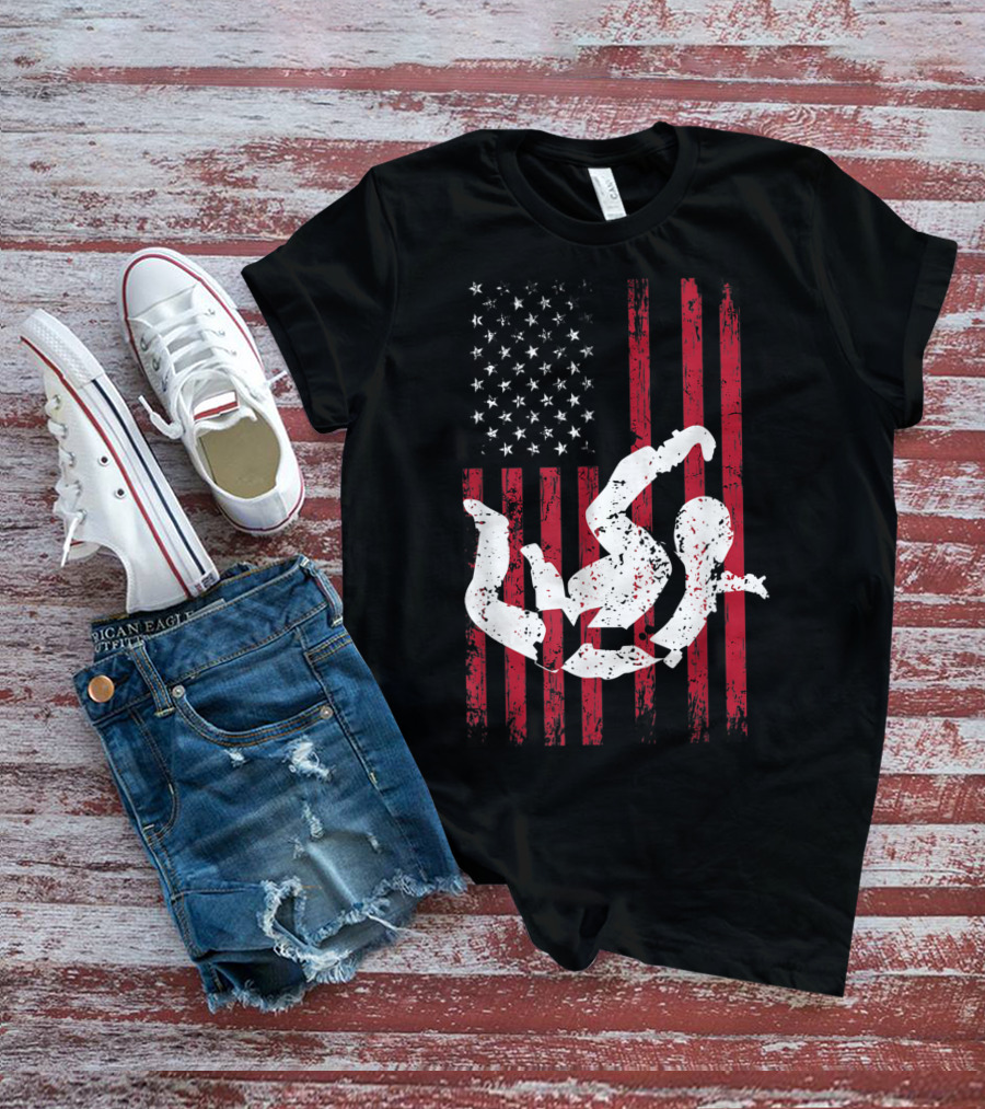 Vintage USA Flag Skydiver Parachuting T-Shirt