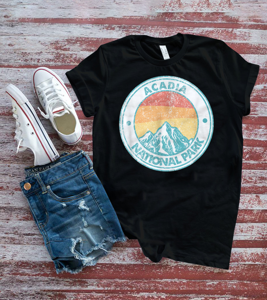Acadia National Park Vintage Mountain Sunset Circle Badge T-Shirt