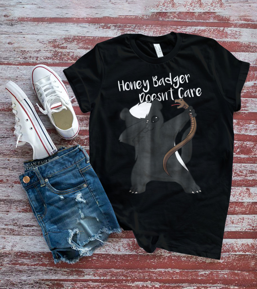 Honey Badger Doesn't Care Funny Animal Dabbing With Snake T-Shirt