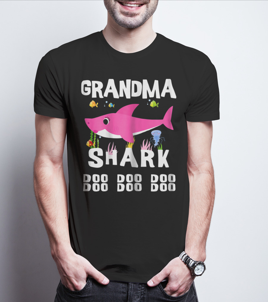 Grandma Shark Doo Doo Doo Mothers Pink Cartoon Fish Sea Creatures T-Shirt