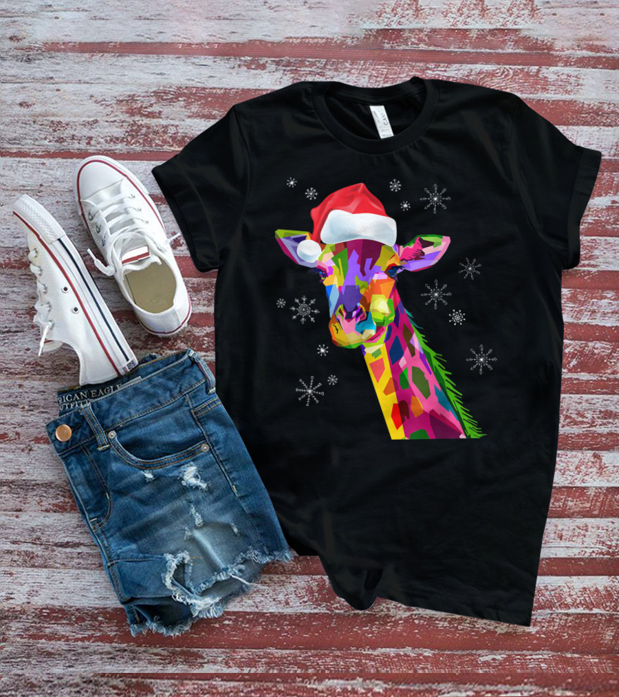 Giraffe Christmas Santa Hat Colorful Snowflakes T-Shirt