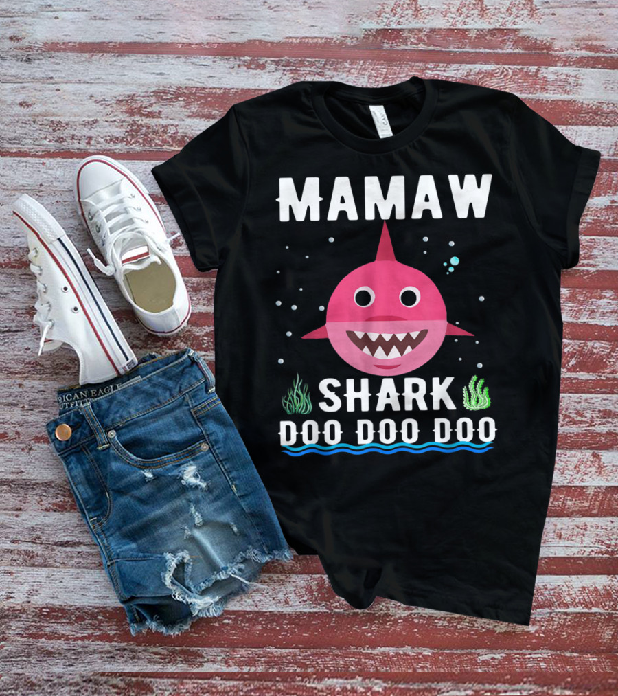 Mamaw Shark Doo Doo Doo Family Pink Shark Illustration Bubbles Waves Seaweed T-Shirt
