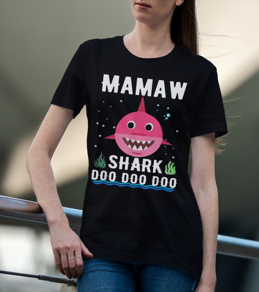 Mamaw Shark Doo Doo Doo Family Pink Shark Illustration Bubbles Waves Seaweed T-Shirt