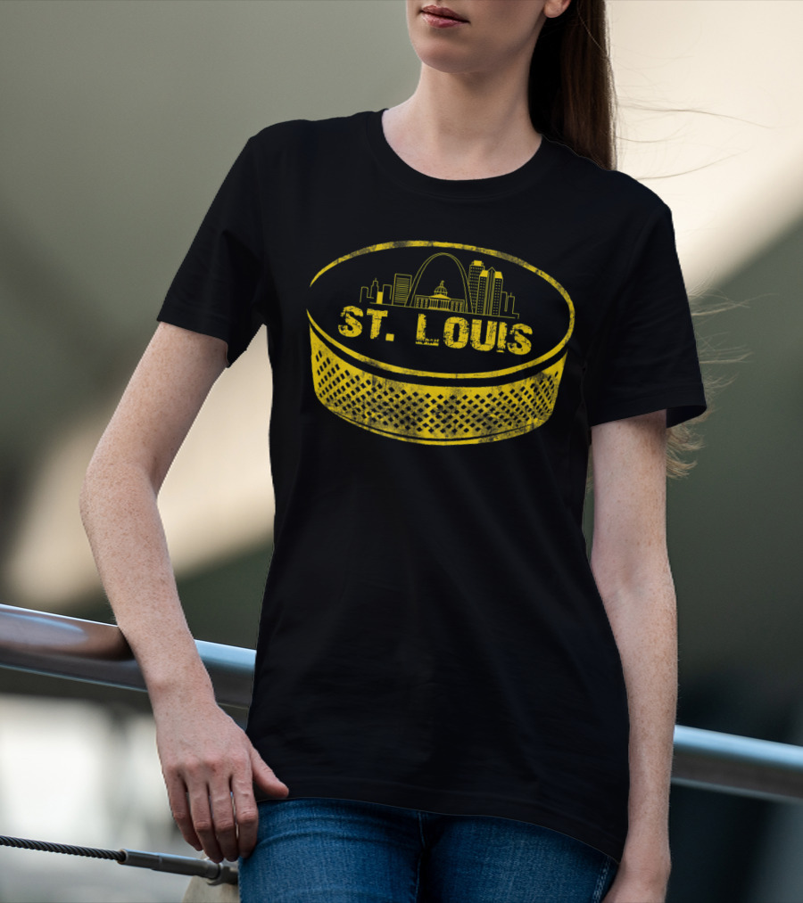 St Louis Missouri Cityscape Hockey Puck Retro T-Shirt