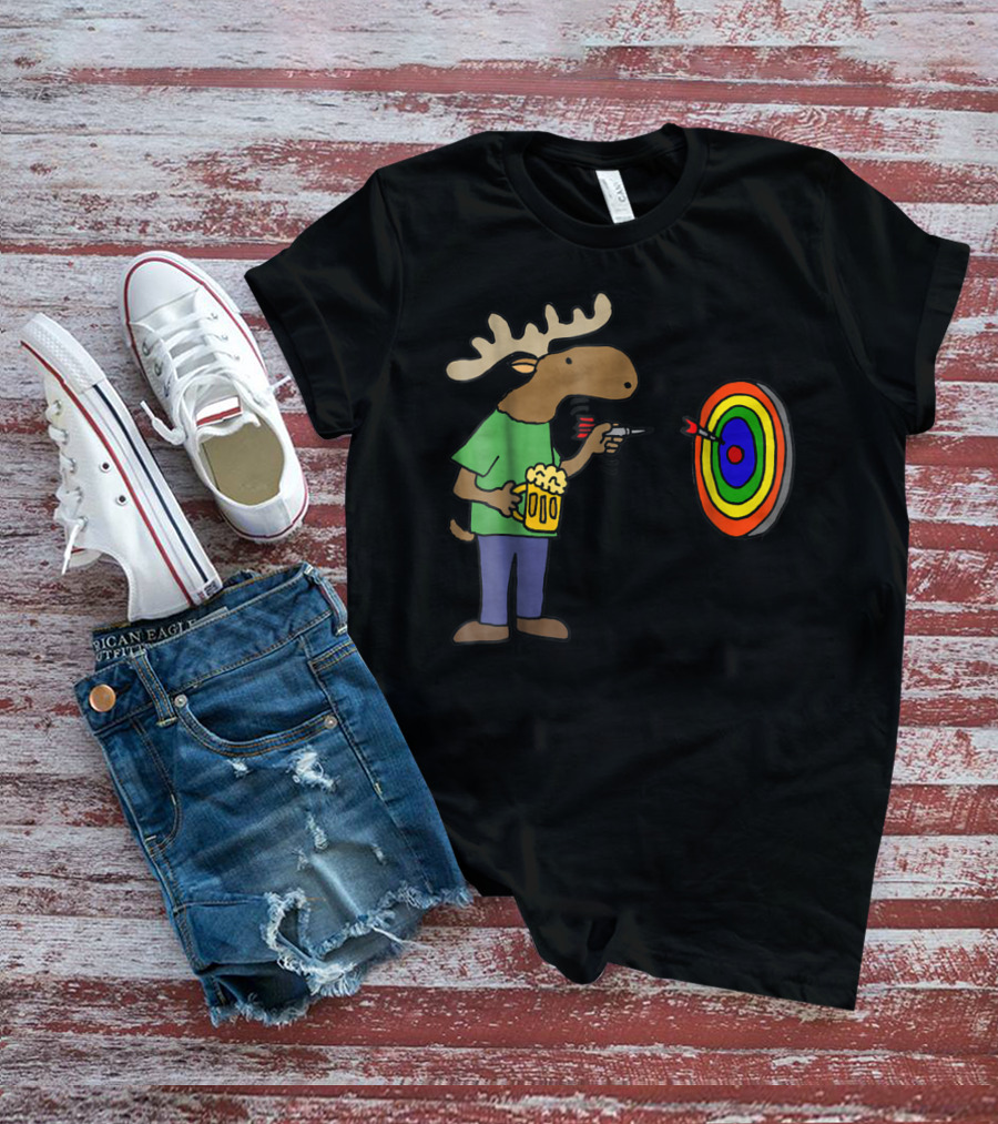 SmileteesHob Funny Moose With Beer Throwing Darts At Colorful Target T-Shirt