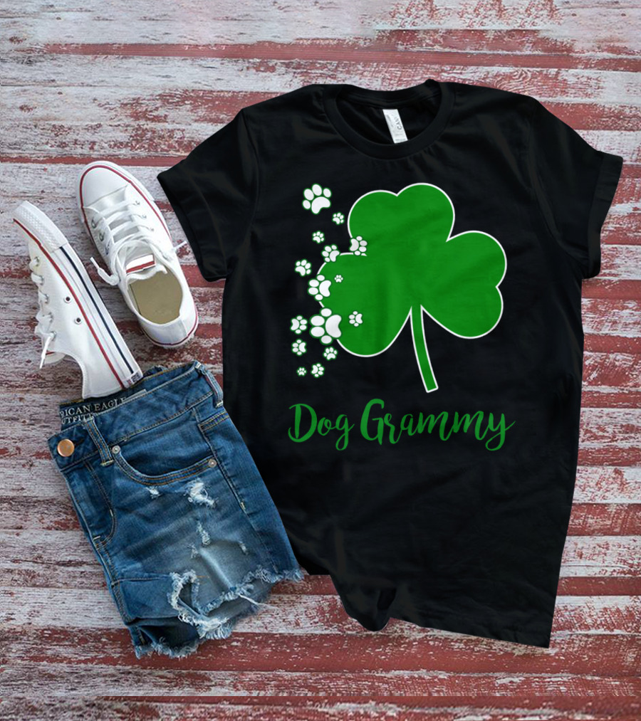 Dog Grammy Irish Shamrock With Paw Prints Best Grandmother's T-Shirt
