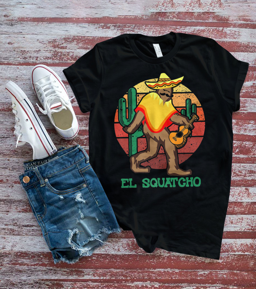 El Squatcho Mexican Sasquatch Bigfoot Cinco De Mayo Cactus Sunset Sombrero Guitar T-Shirt
