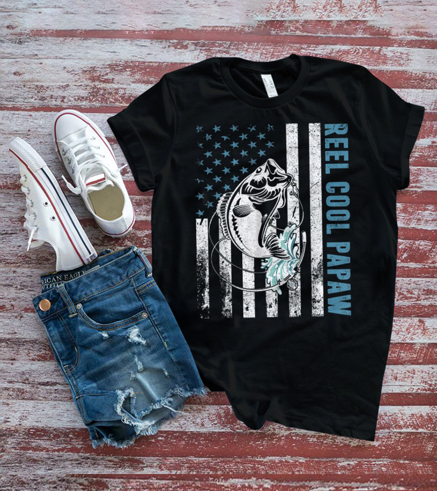 Reel Cool Papaw American Fishing Lovers Patriotic Vintage Bass T-Shirt