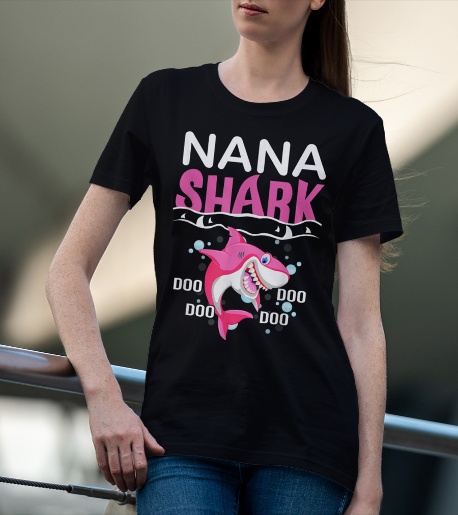 Nana Shark Doo Doo Doo Mothers Pink Shark With Bubbles T-Shirt