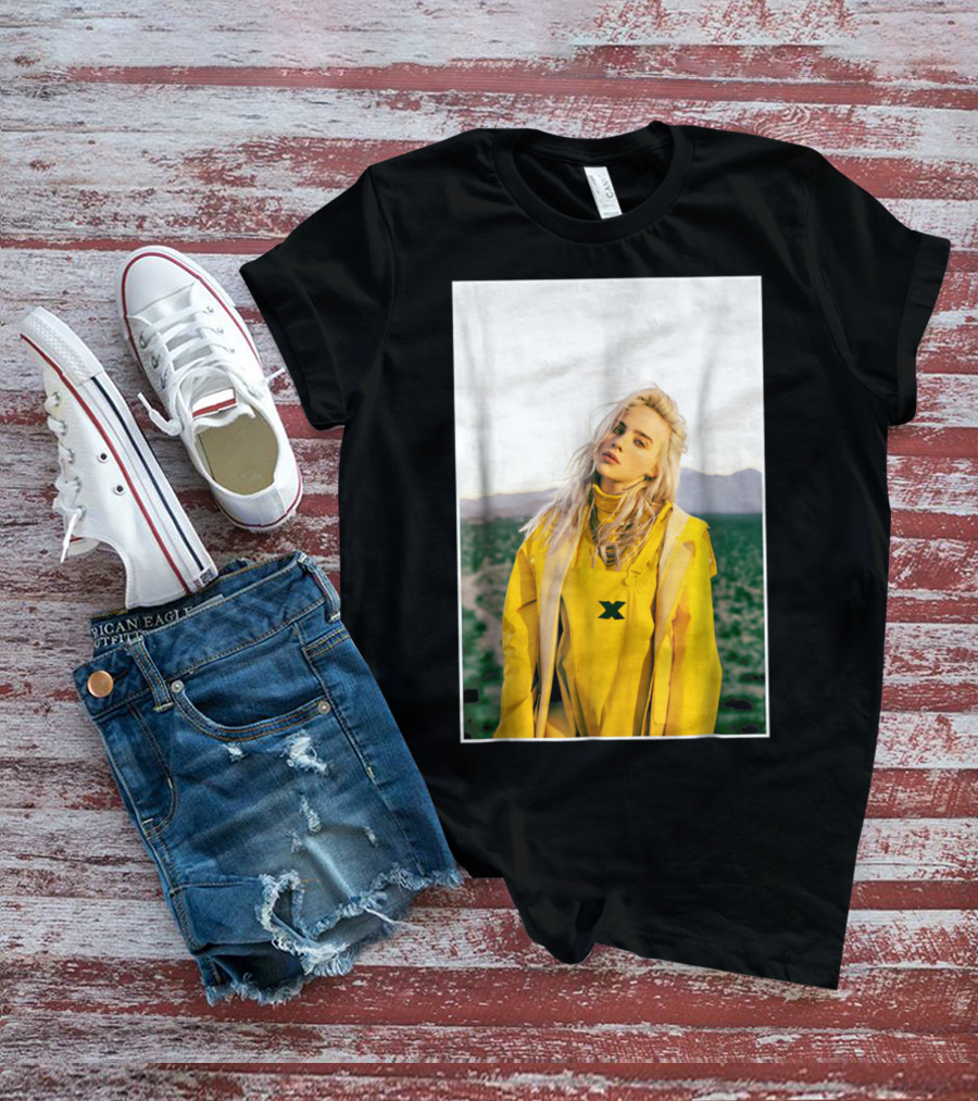 Billie Eilish Yellow Outfit Desert Photo T-Shirt