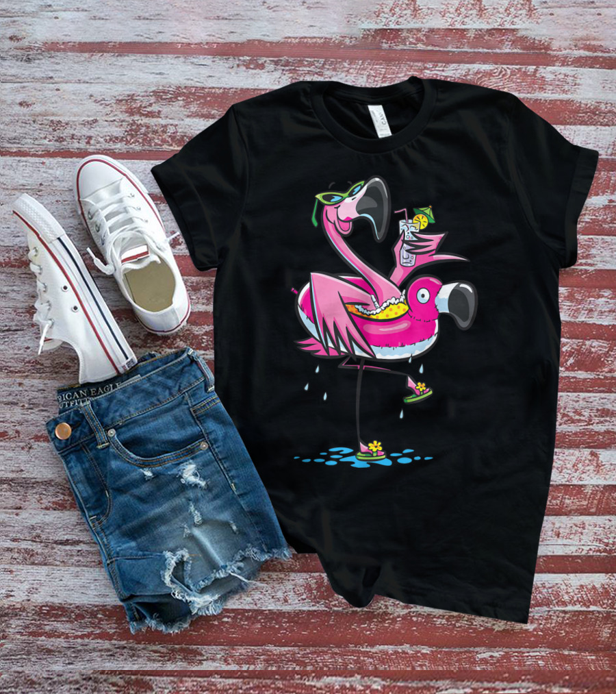 Flamingo That's What I Do I Drink And I Know Things With Sunglasses And Tropical Drink T-Shirt