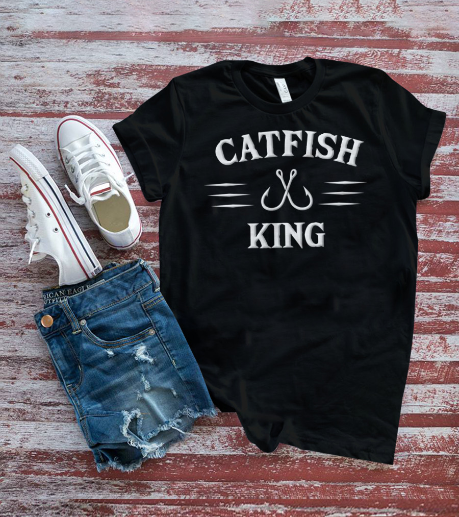CATFISH KING FISHING HOOKS AND STRIPES T-Shirt