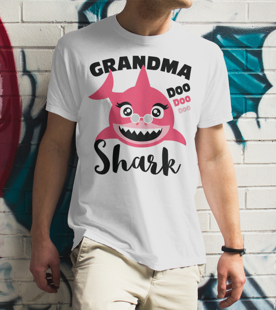 Grandma Shark Doo Doo Doo Pink Shark With Glasses T-Shirt