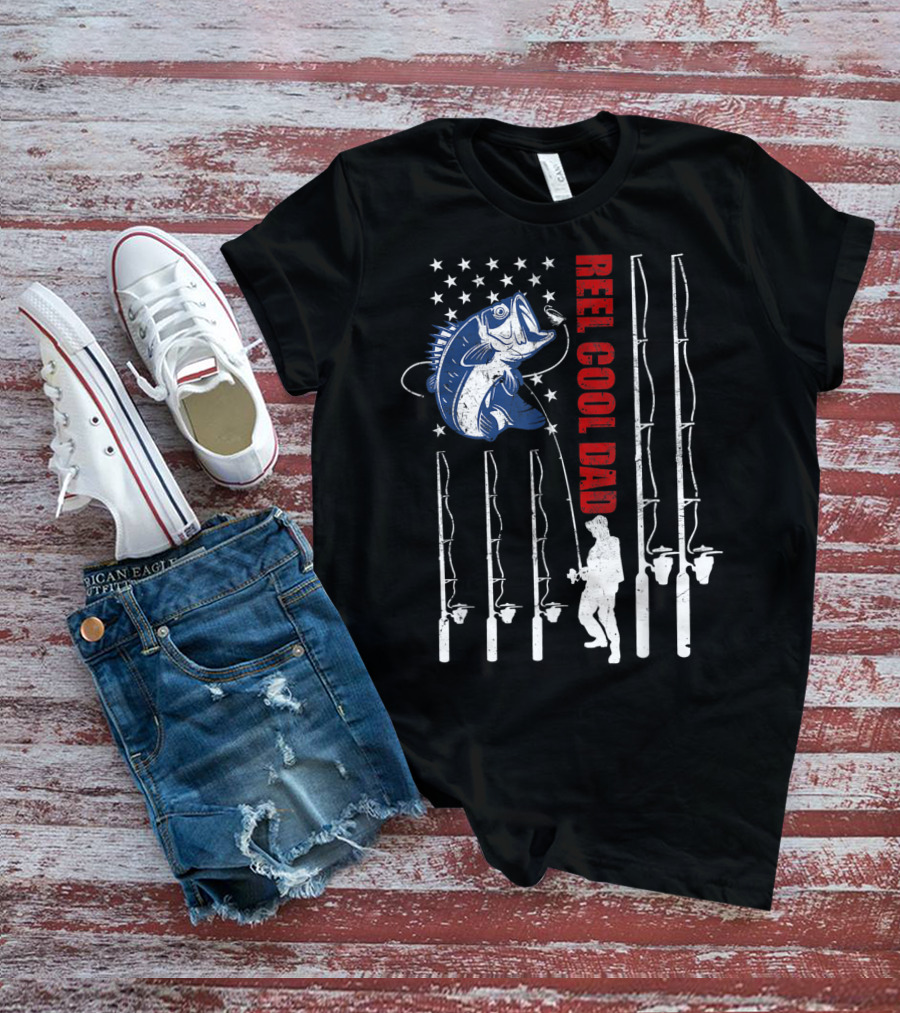Reel Cool Dad Vintage Fishing USA Flag Mens Fish Rods T-Shirt