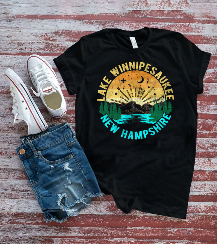Lake Winnipesaukee New Hampshire Sunset Mountain Scene T-Shirt