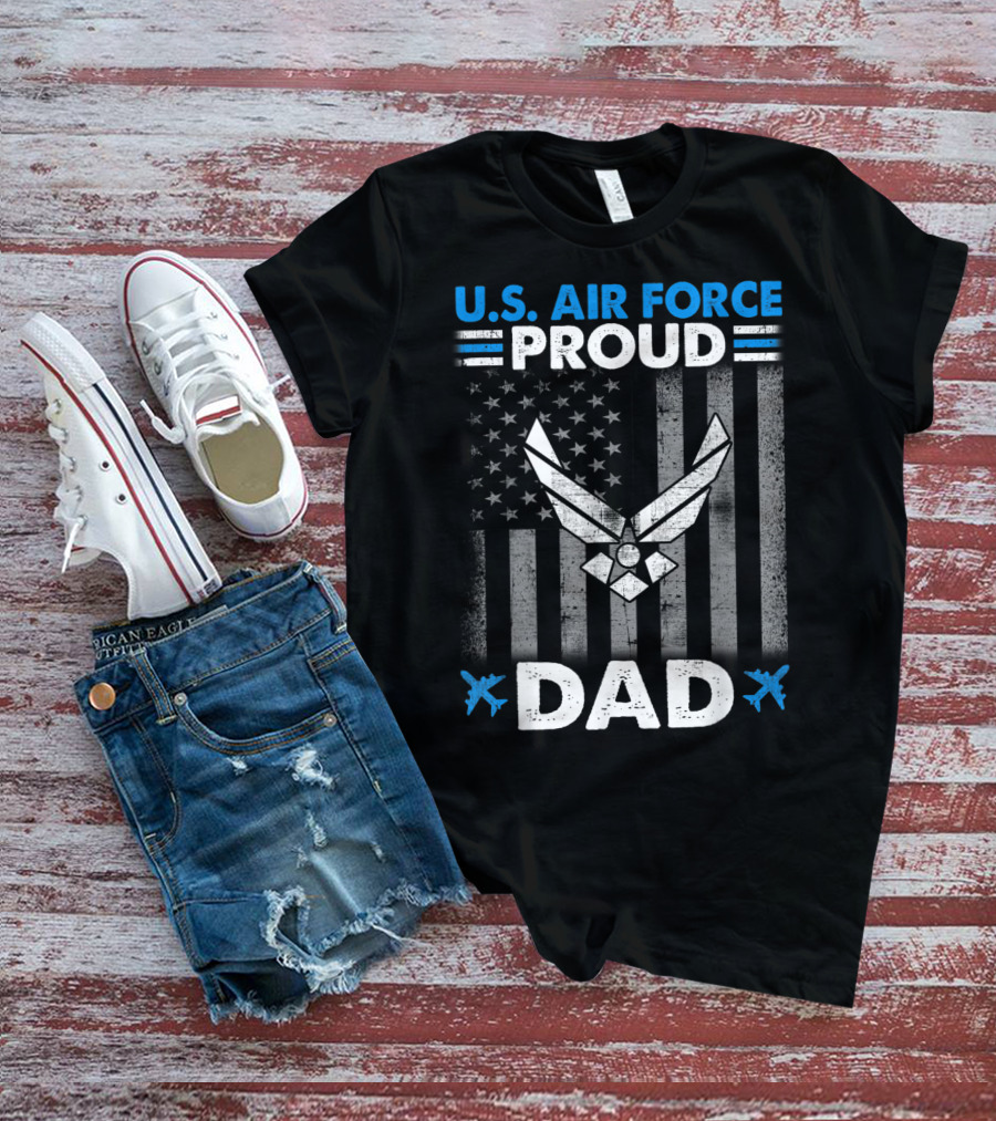 U.S. Air Force Proud Dad American Flag Emblem T-Shirt