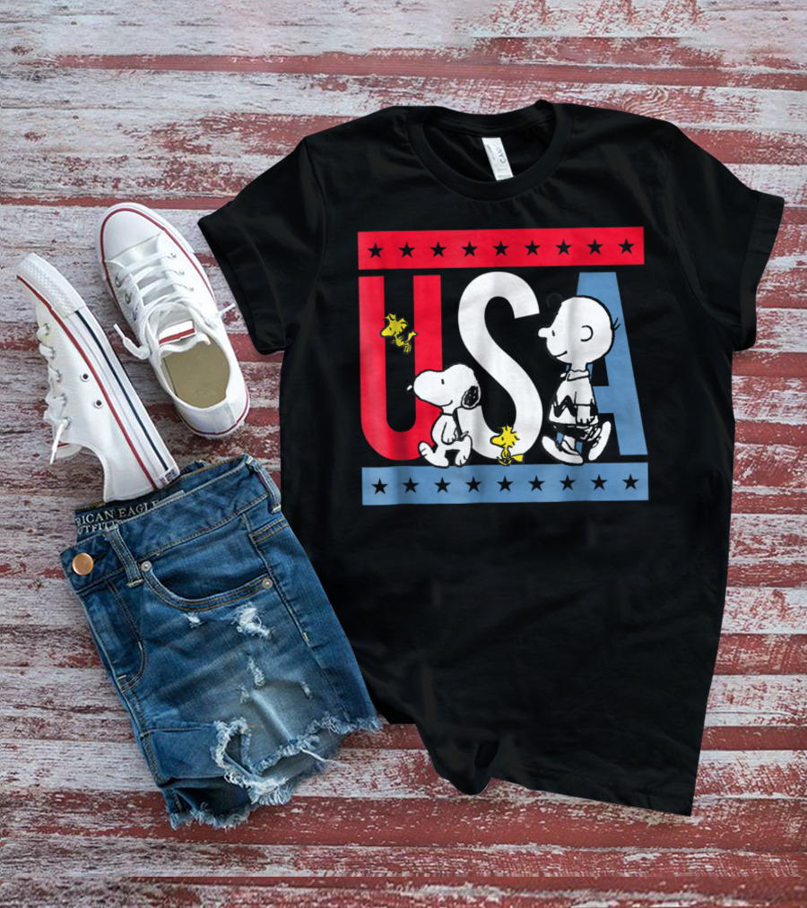 Peanuts Snoopy Woodstock Charlie Brown Red White Blue USA Stars T-Shirt