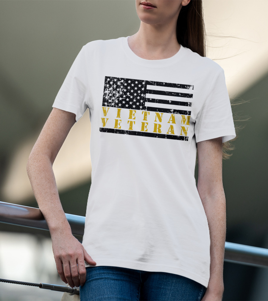 Vietnam Veteran Distressed Flag American T-Shirt