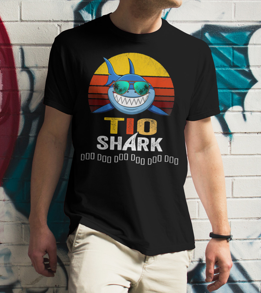 Tio Shark Retro Style Cool Sunglasses And Palm Trees T-Shirt