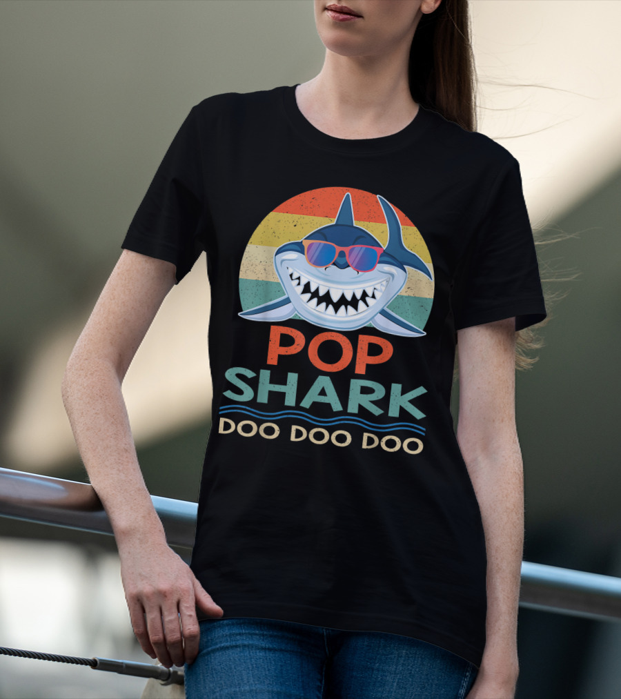 POP SHARK DOO DOO DOO VINTAGE MATCHING FAM SUNSET STYLE RETRO SUNGLASSES T-Shirt