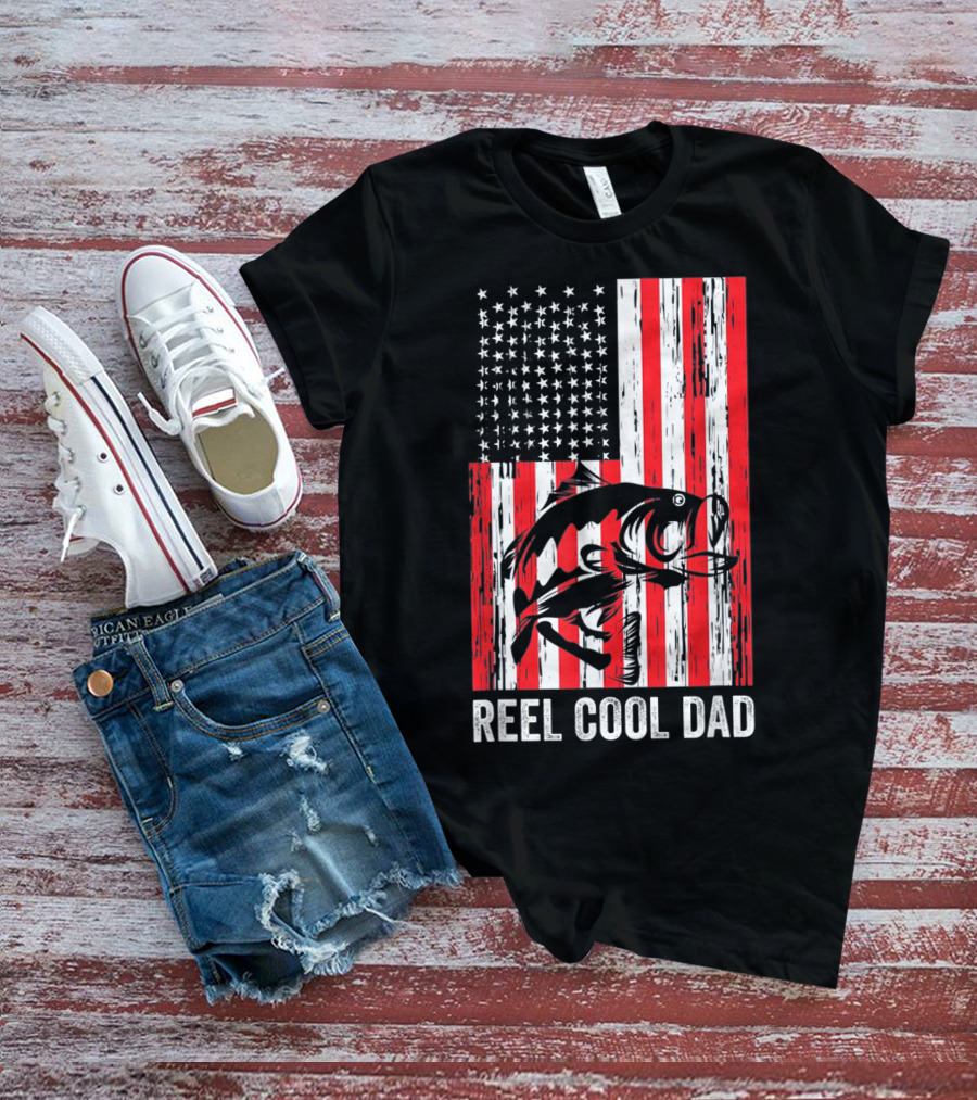 Reel Cool Dad Vintage Fisherman American Flag Father's Day T-Shirt