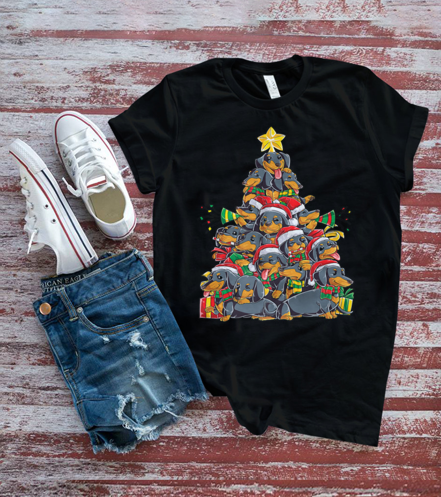 Dachshund Christmas Tree With Santa Hats And Gifts T-Shirt