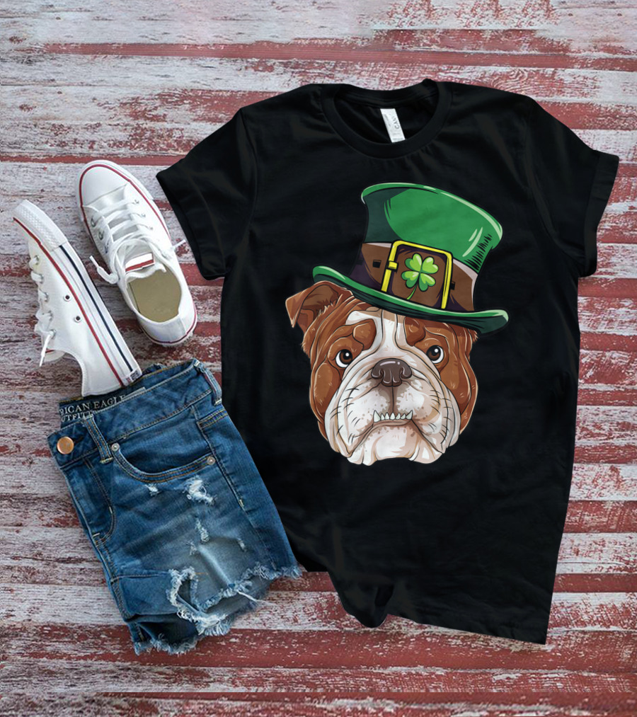 English Bulldog Wearing Leprechaun Hat St Patricks Day Dog T-Shirt