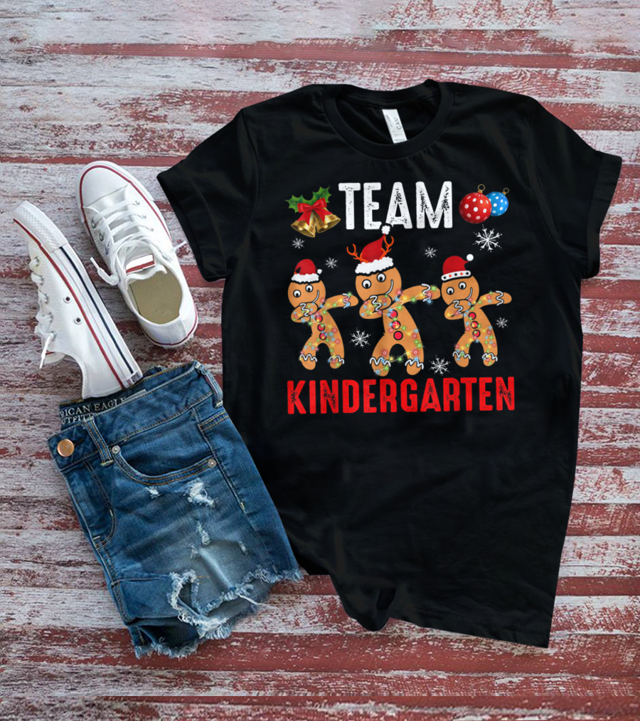 Team Kindergarten Gingerbread Dabbing Christmas Ornaments Snowflakes T-Shirt
