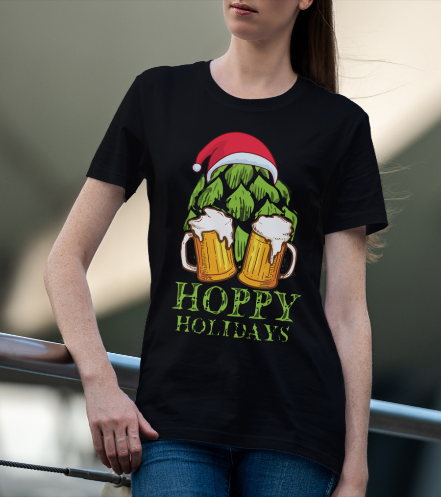 Hoppy Holidays Funny Christmas Craft Beer Hops With Santa Hat And Beer Mugs T-Shirt