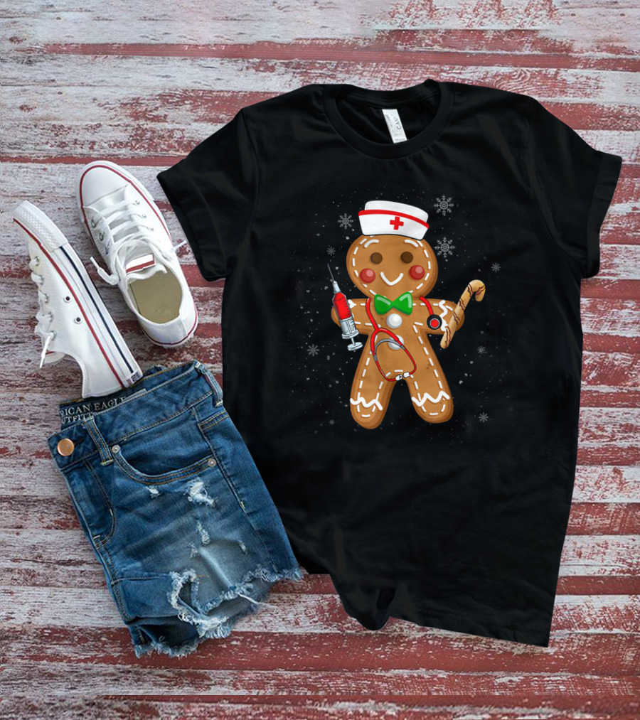 Gingerbread Nurse With Syringe And Stethoscope Christmas Holiday Fun T-Shirt