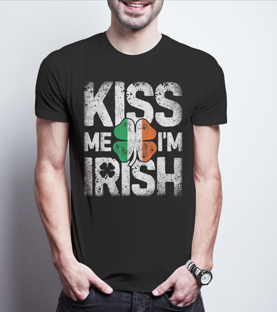 Kiss Me I'm Irish St Patricks Day Men Ireland Shamrock Black T-Shirt