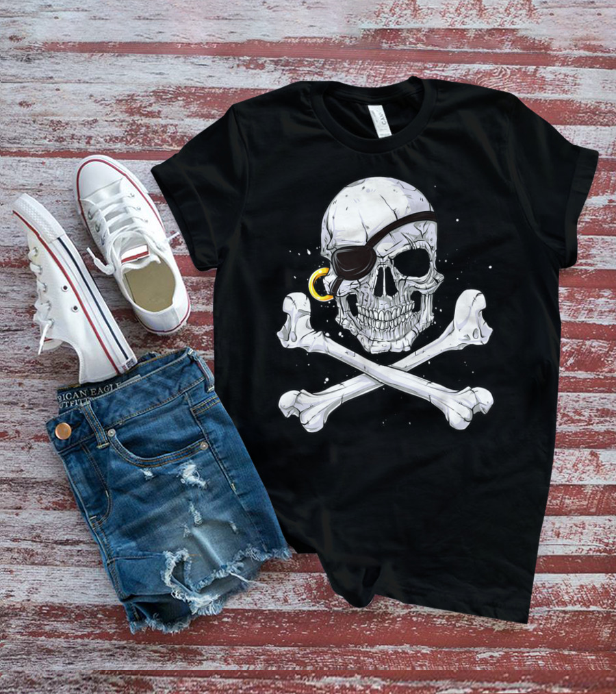 Jolly Roger Skull Crossbones Pirate Eye Patch Gold Earring T-Shirt