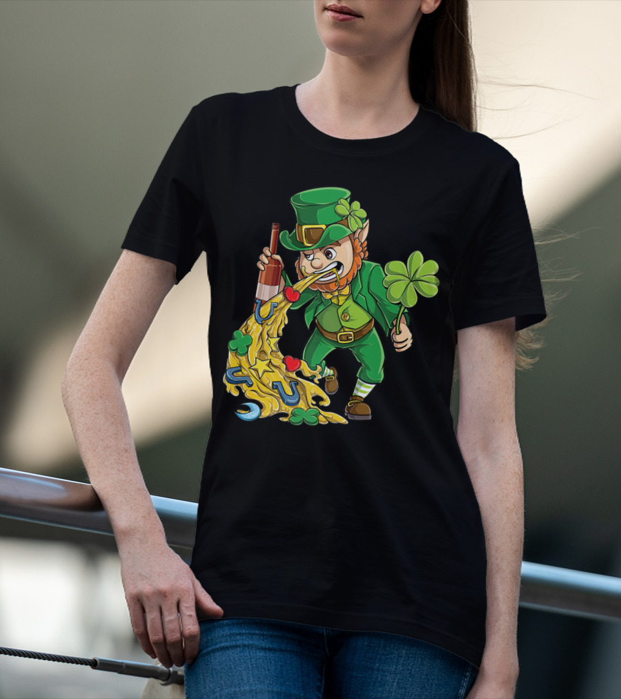 Leprechaun Tossing Lucky Charms St Patrick's Day T-Shirt