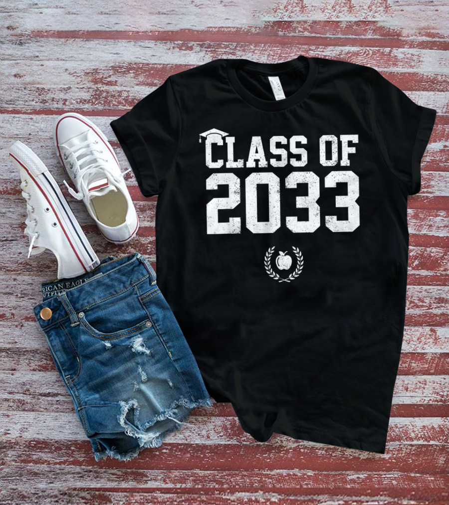 Class Of 2033 Graduate Cap Laurel Apple School Journey T-Shirt