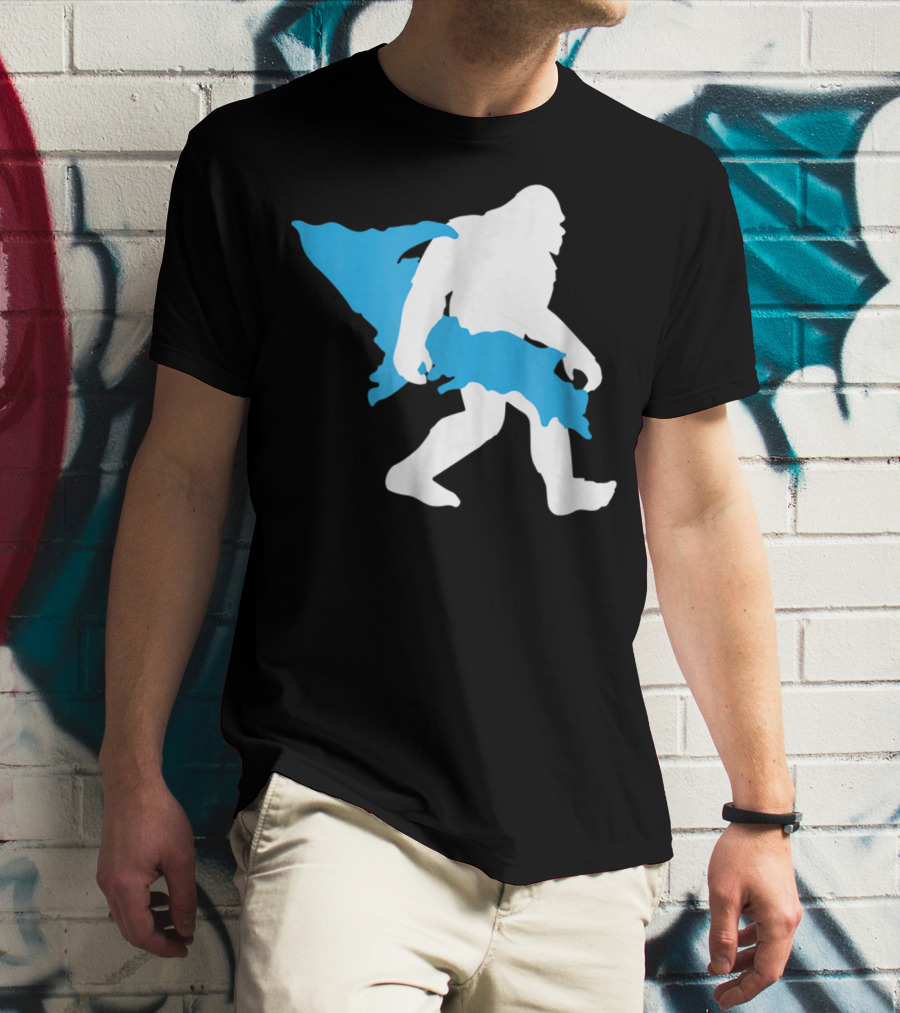 Bigfoot Upper Peninsula Funny Sasquatch UP Michigan Map T-Shirt