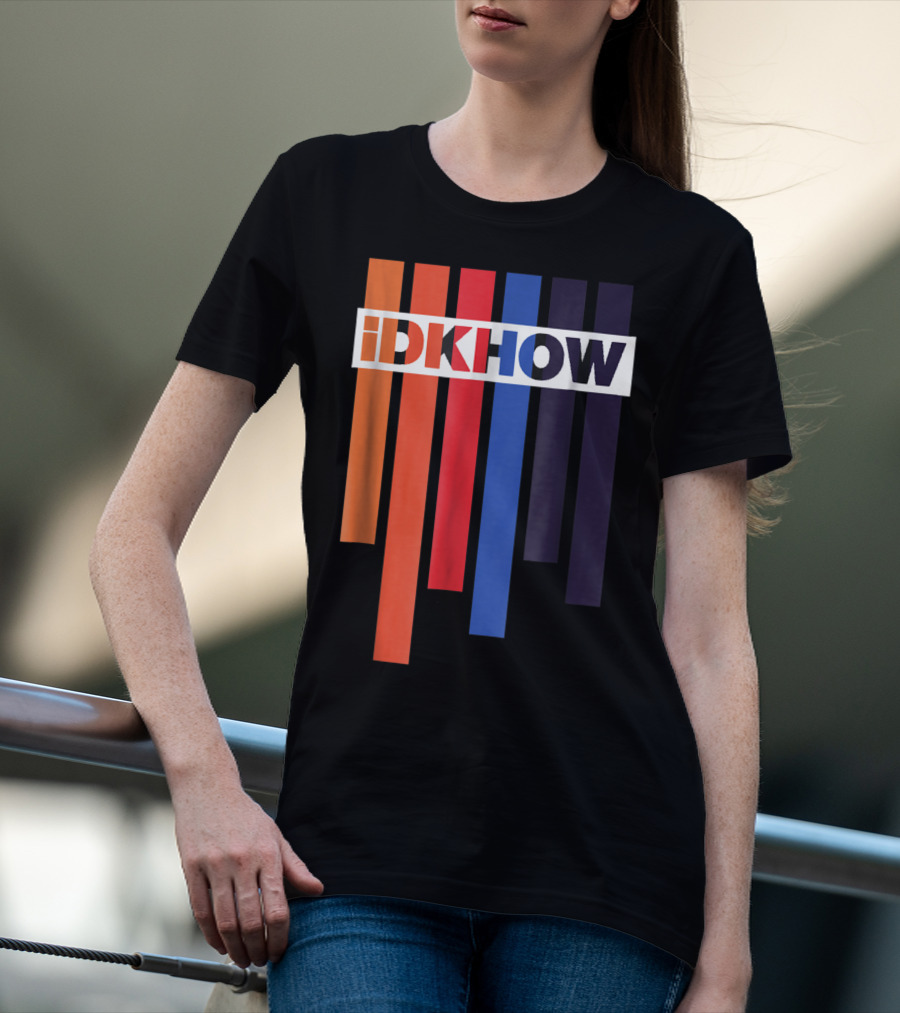 Barras De Color IDKHOW Letras Con Fondo Negro Y Blanco T-Shirt