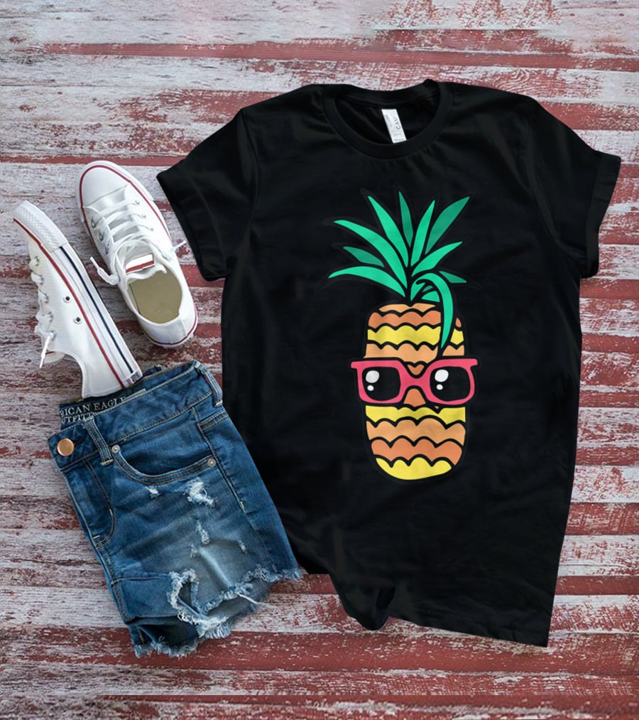 Aloha Hawaiian Pineapple Sunglasses Summer Beach Vibes T-Shirt