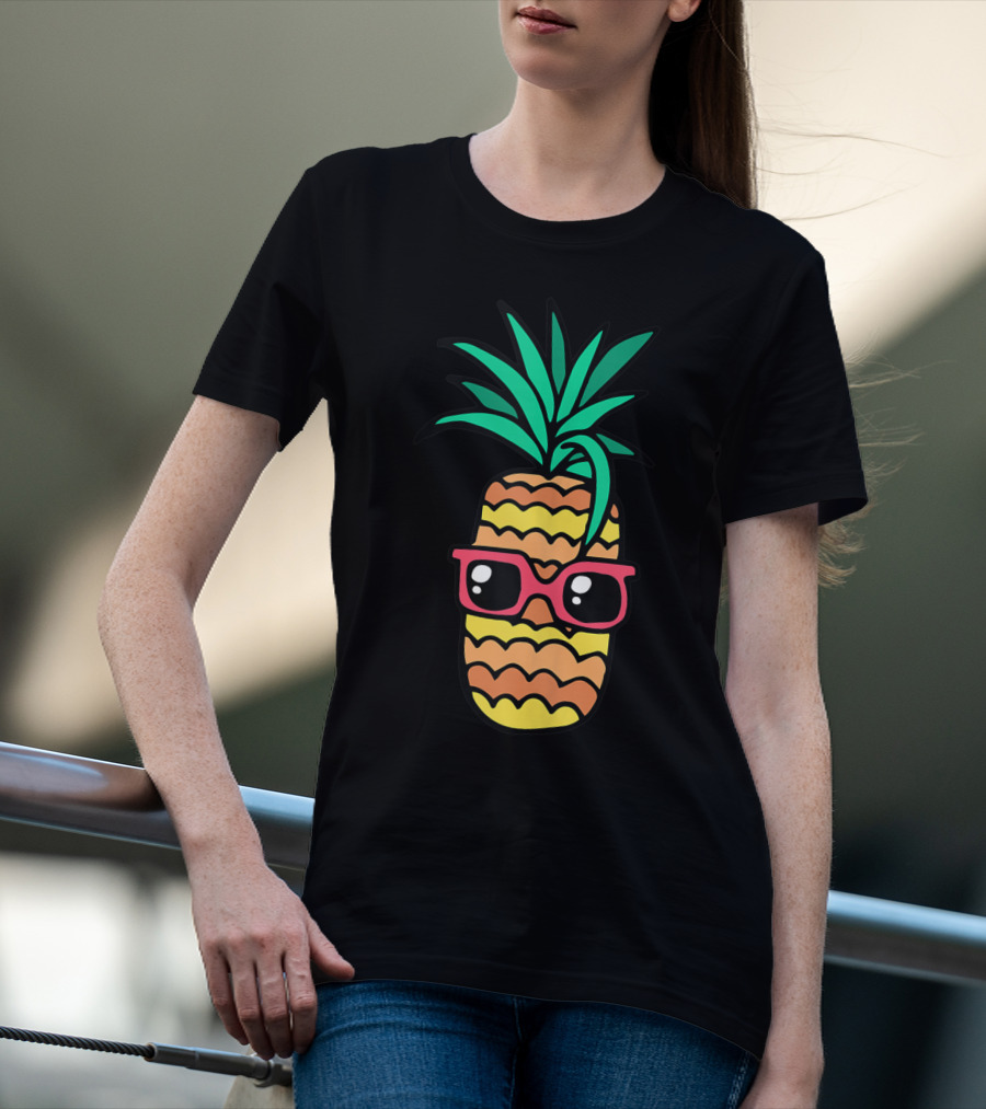 Aloha Hawaiian Pineapple Sunglasses Summer Beach Vibes T-Shirt