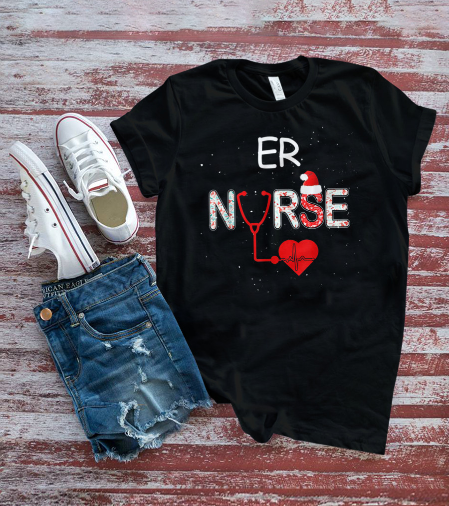 ER Nurse Christmas Santa Hat Stethoscope Heart Xmas Nursing T-Shirt