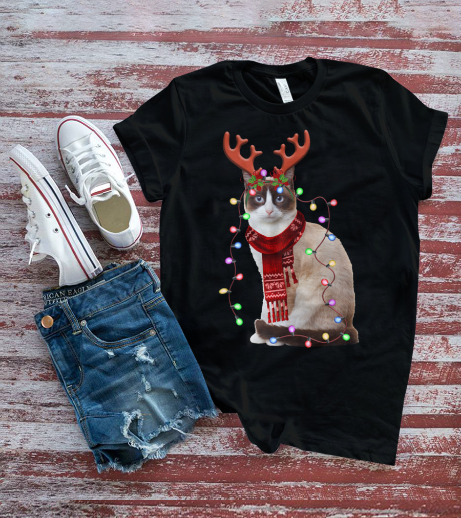 Santa Siamese Cat Reindeer Antlers Wrapped In Christmas Lights T-Shirt