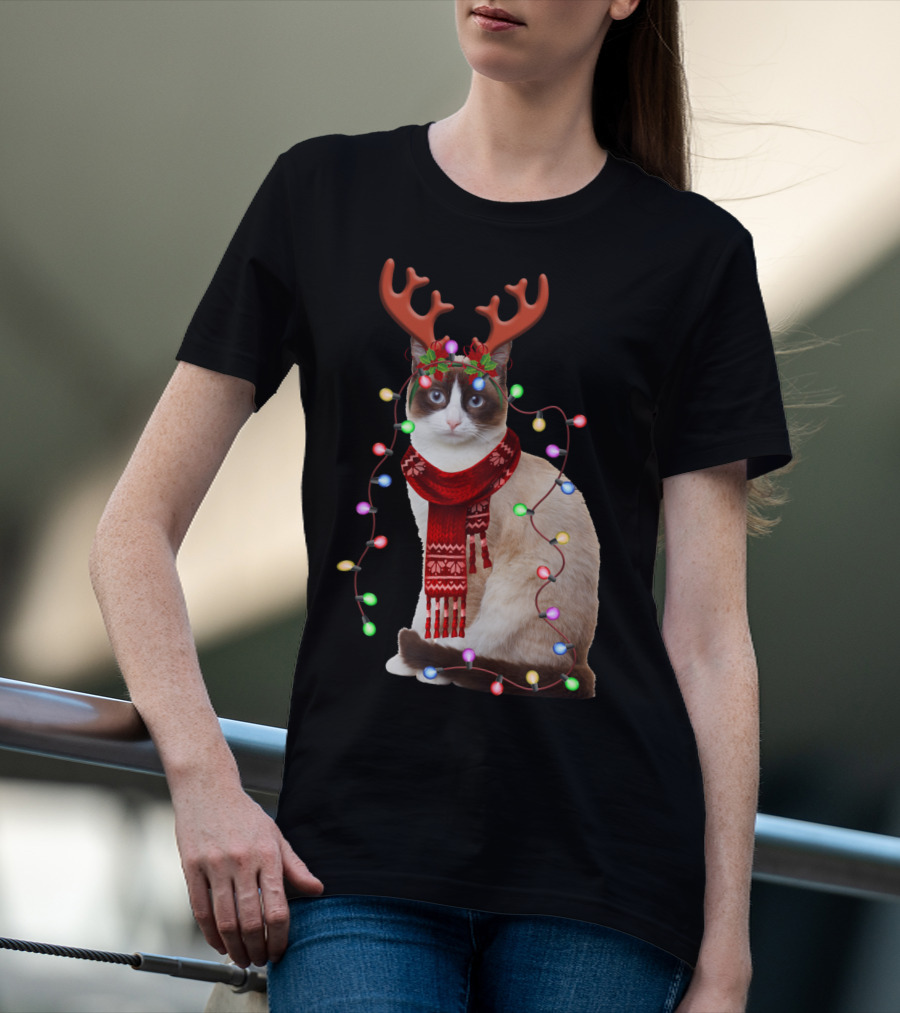 Santa Siamese Cat Reindeer Antlers Wrapped In Christmas Lights T-Shirt
