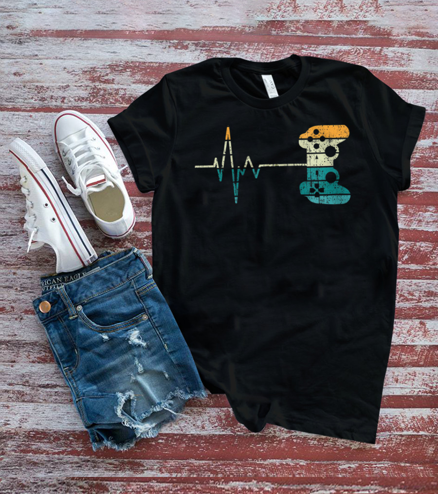 Retro Game Controller Heartbeat Video Game Lover T-Shirt